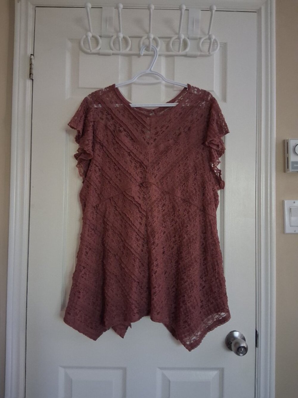 Torrid Women's Size 3X Dusty Rose Lace Babydoll Crewneck Sharkbite Hem Top - Picture 3 of 13